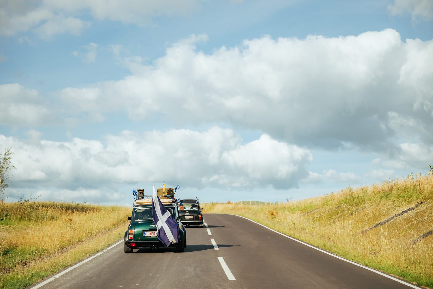 Des participants en route sur les plus belles routes lors de la Scotland Rally.